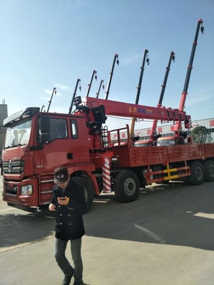 隨州陜汽德龍前四后八隨車吊 包上戶、可按揭的工程運(yùn)輸利器